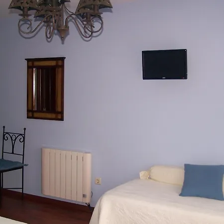 منزل ريفي As Eiras Restaurante Lires